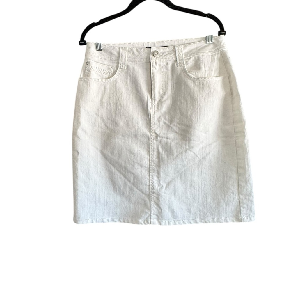 Roz & Ali Y2K White Denim Mini Skirt Rhinestone Stud Low Rise Festival Coastal